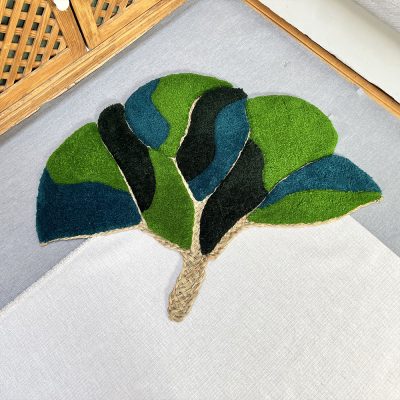 Patu y manu patu from almodovar artesanía manchega España española esparto lana diseño concept store alfombra tapiz tapices decoración divertida contemporáneo tradicional tufting fusión letras Madrid la Mancha regalo exclusivo eventos fibra natural sostenible custom hecho a mano DIY único regalo boda bautizo recién nacido letras iniciales exclusivo transformar encargo ético personalizada celebraciones piezas únicas sostenibilidad creativo diy craftcore Wearable custom art sustainable vintage