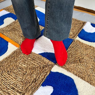Patu y manu patu from almodovar artesanía manchega España española esparto lana diseño concept store alfombra tapiz tapices decoración divertida contemporáneo tradicional tufting fusión letras Madrid la Mancha regalo exclusivo eventos fibra natural sostenible custom hecho a mano DIY único regalo boda bautizo recién nacido letras iniciales exclusivo transformar encargo ético personalizada celebraciones piezas únicas sostenibilidad creativo diy craftcore Wearable custom art sustainable vintage