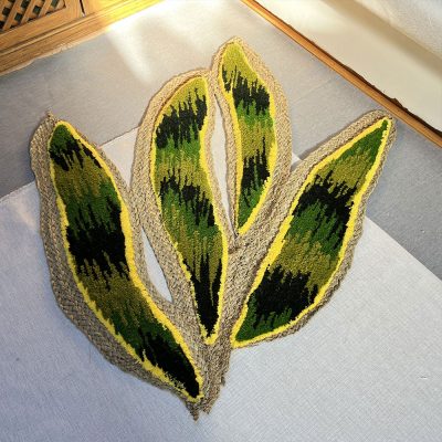 Patu y manu patu from almodovar artesanía manchega España española esparto lana diseño concept store alfombra tapiz tapices decoración dormitorio salón comedor divertida contemporáneo tradicional tufting fusión letras Madrid la Mancha regalo exclusivo eventos fibra natural sostenible custom hecho a mano DIY único regalo boda bautizo recién nacido letras iniciales exclusivo transformar encargo ético personalizada celebraciones piezas únicas sostenibilidad creativo diy craftcore Wearable custom art sustainable vintage